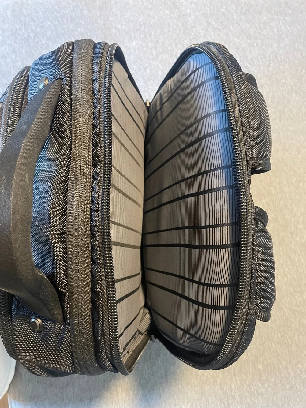 Kenneth Cole Reaction classic black